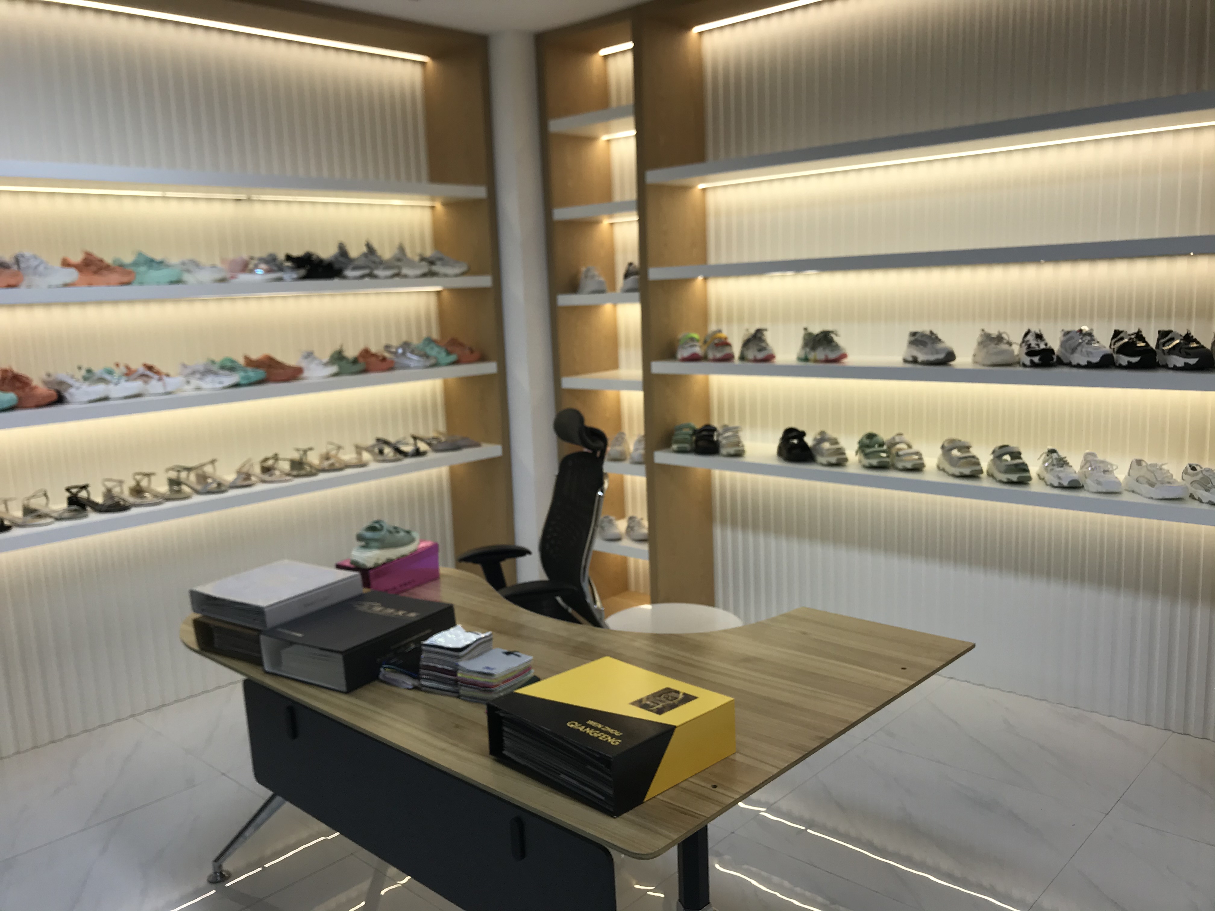 Wenzhou Daole Trading Co., Ltd. – Running shoes 1