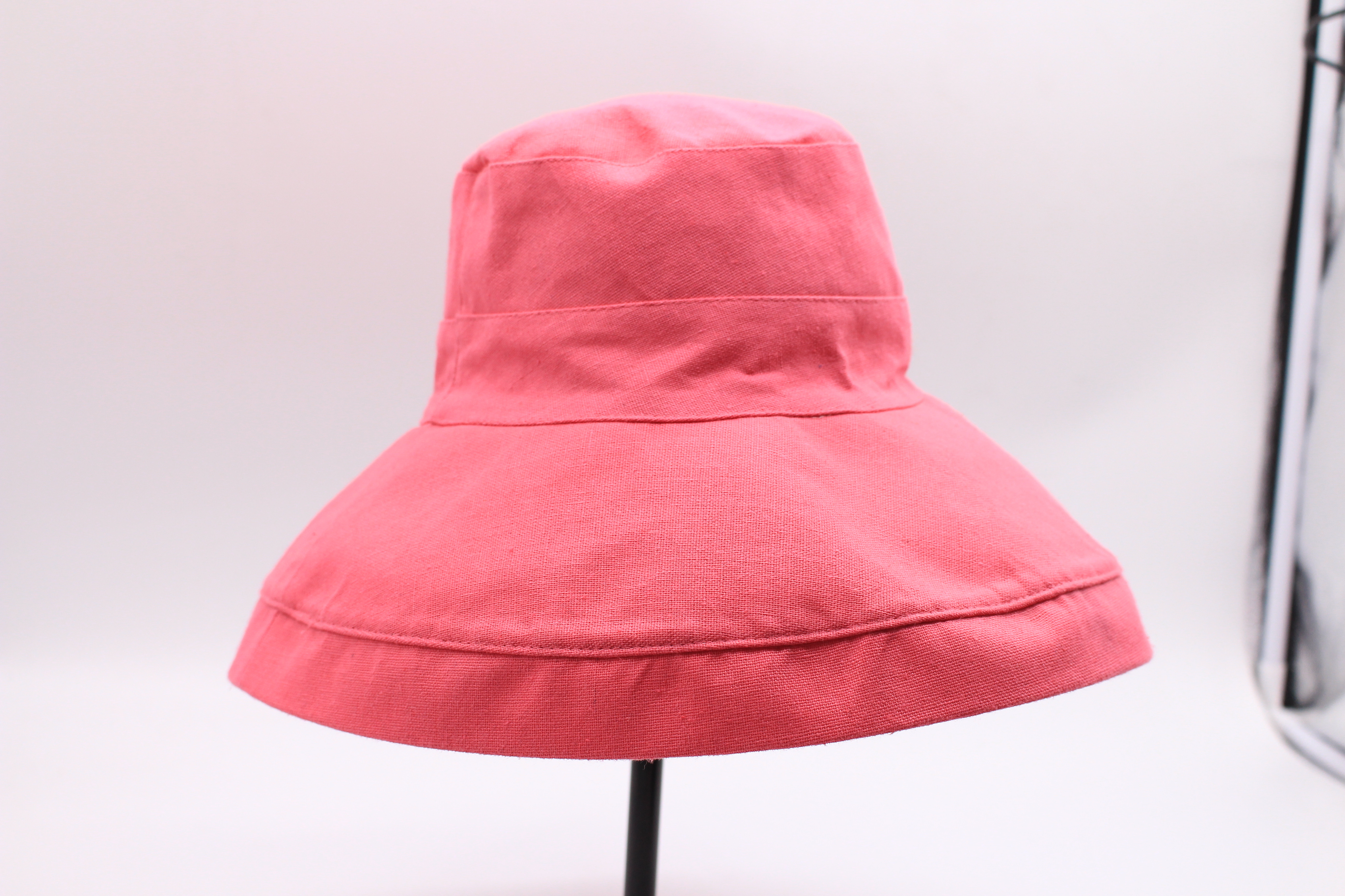 Colour bucket hat