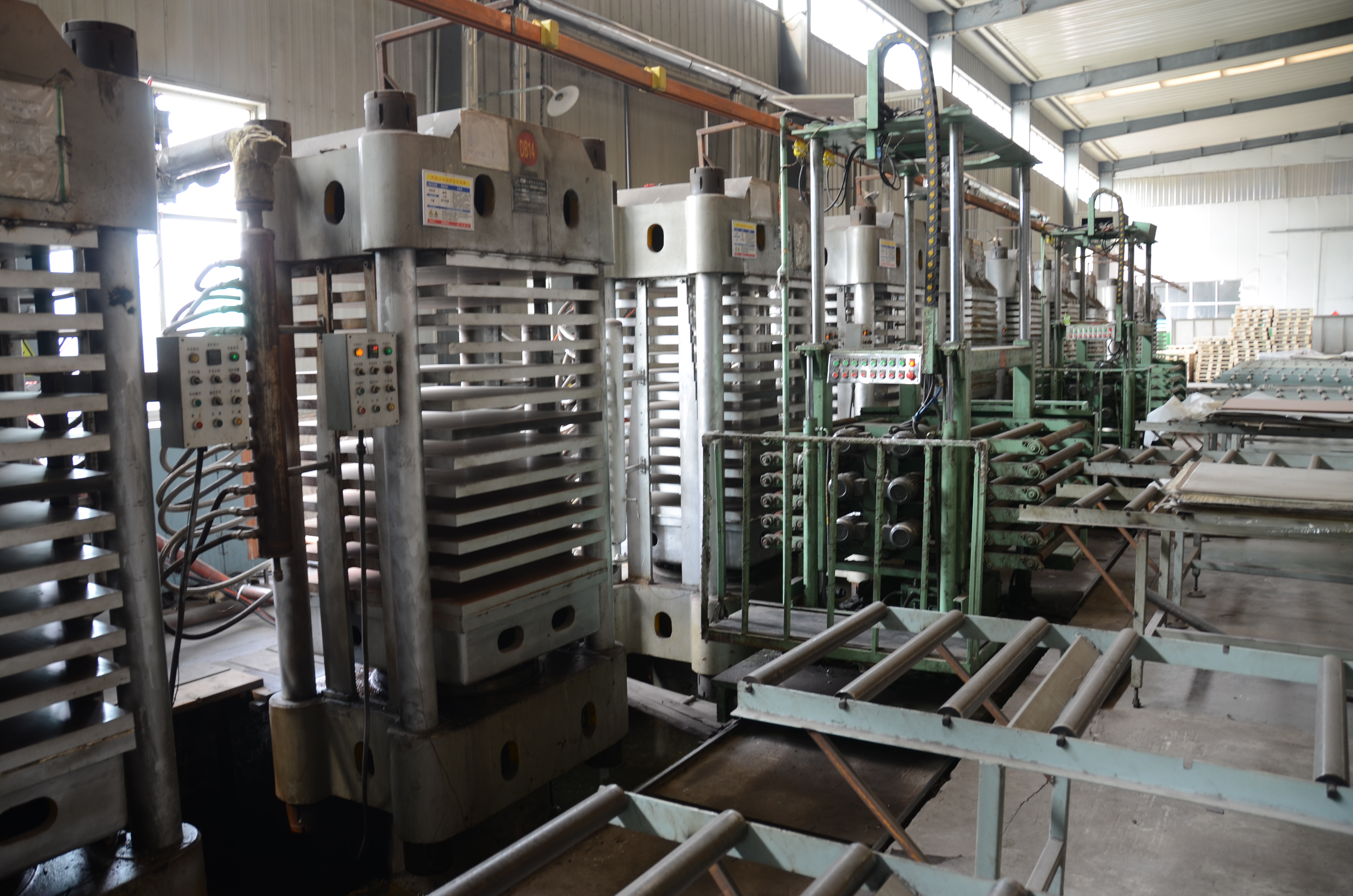 Dezhou Yongbang Building Decoration Materials Co., Ltd. – plastic floor 1