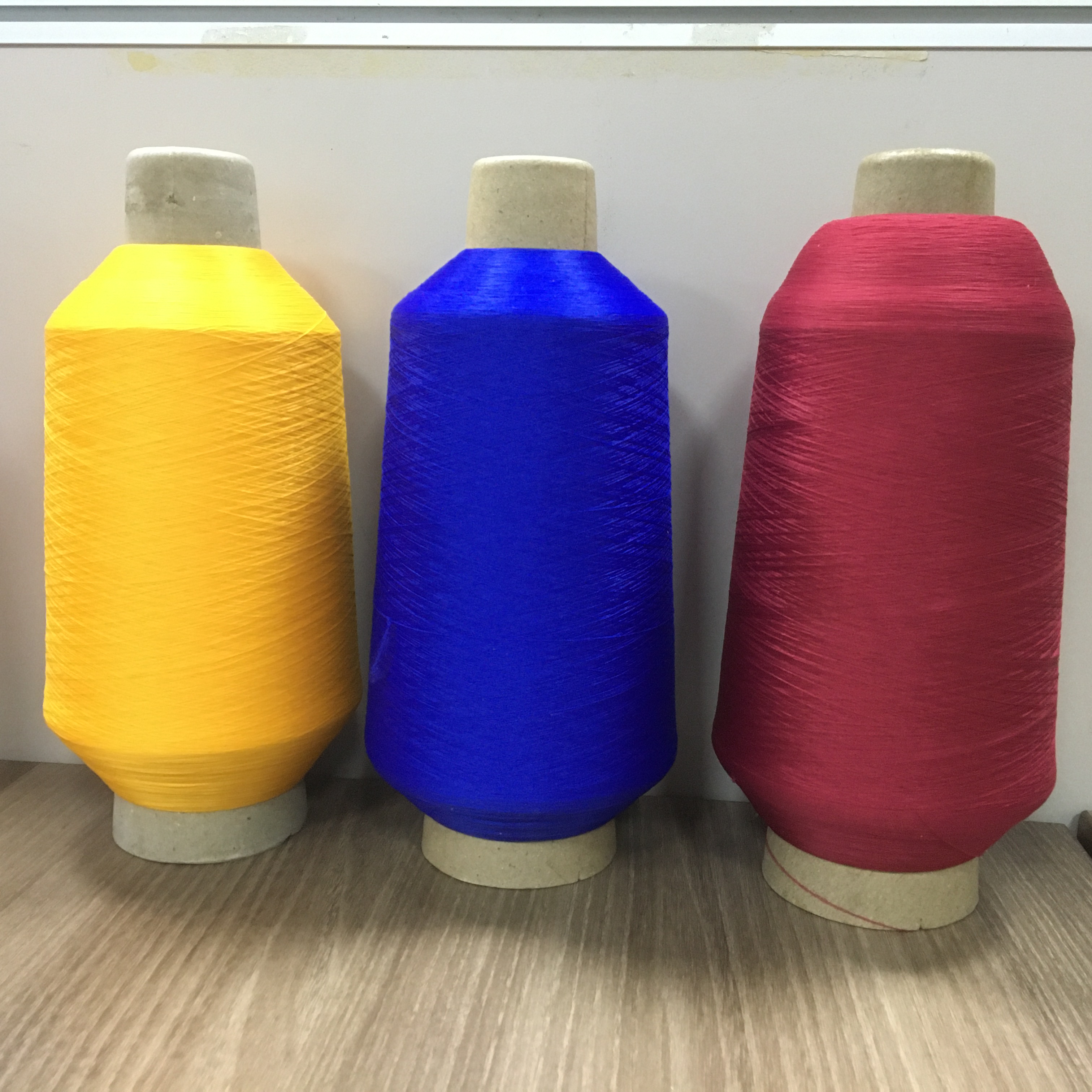 100% Nylon 6 Drawn Textured Yarn Middle Intermingle Bright Dyed