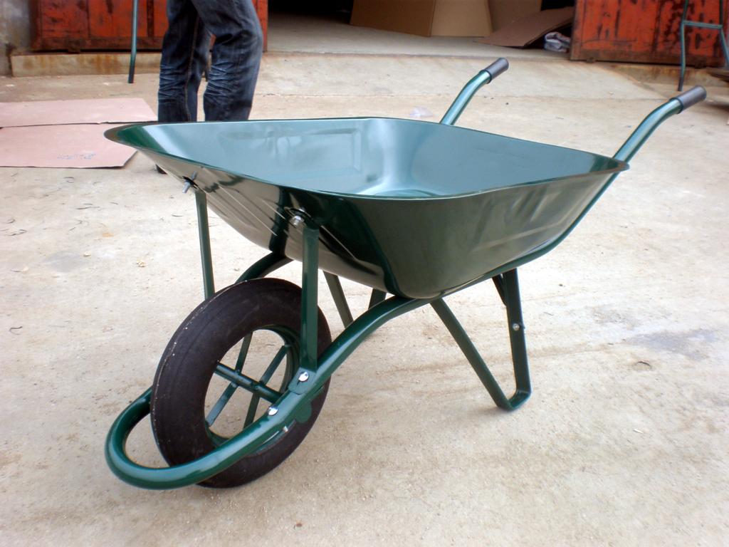 wb6400 Stronger 6400 wheelbarrow for Middle East market hot sale in Dubai Saudi Arabia and Kuwait metal tray 65L with solid wheel