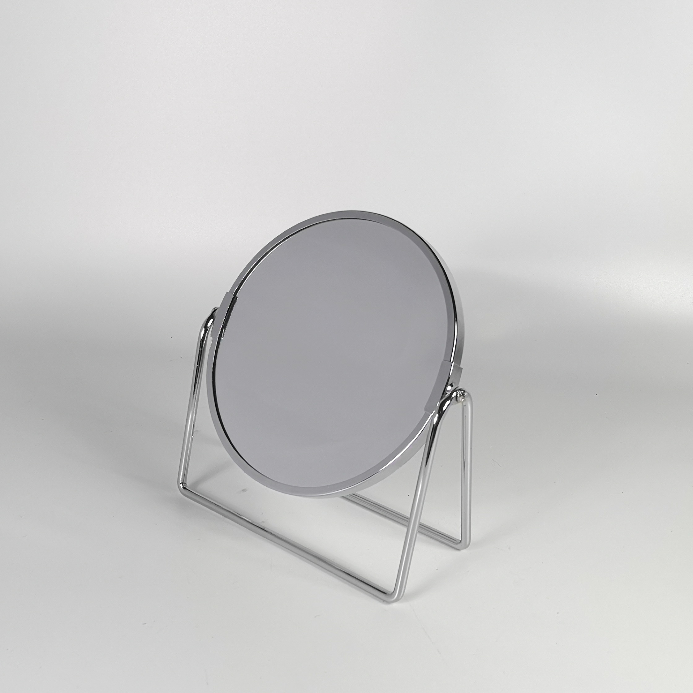 Cosmetic mirror