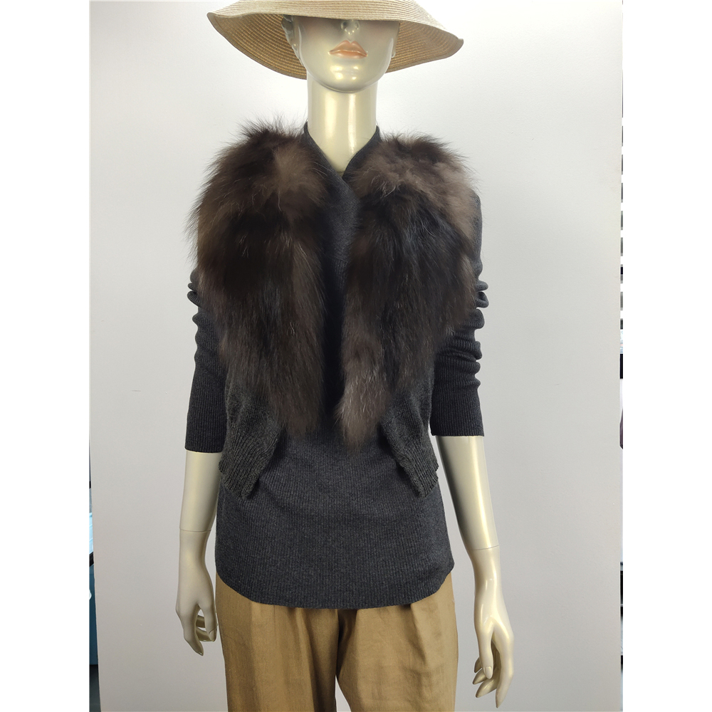 Lady's fox wool knitted vest