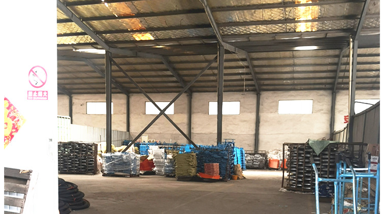 Qingdao Xinyi Metal Products Co., Ltd. – display racks 3