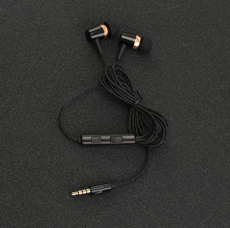 金属壳带唛有线耳机