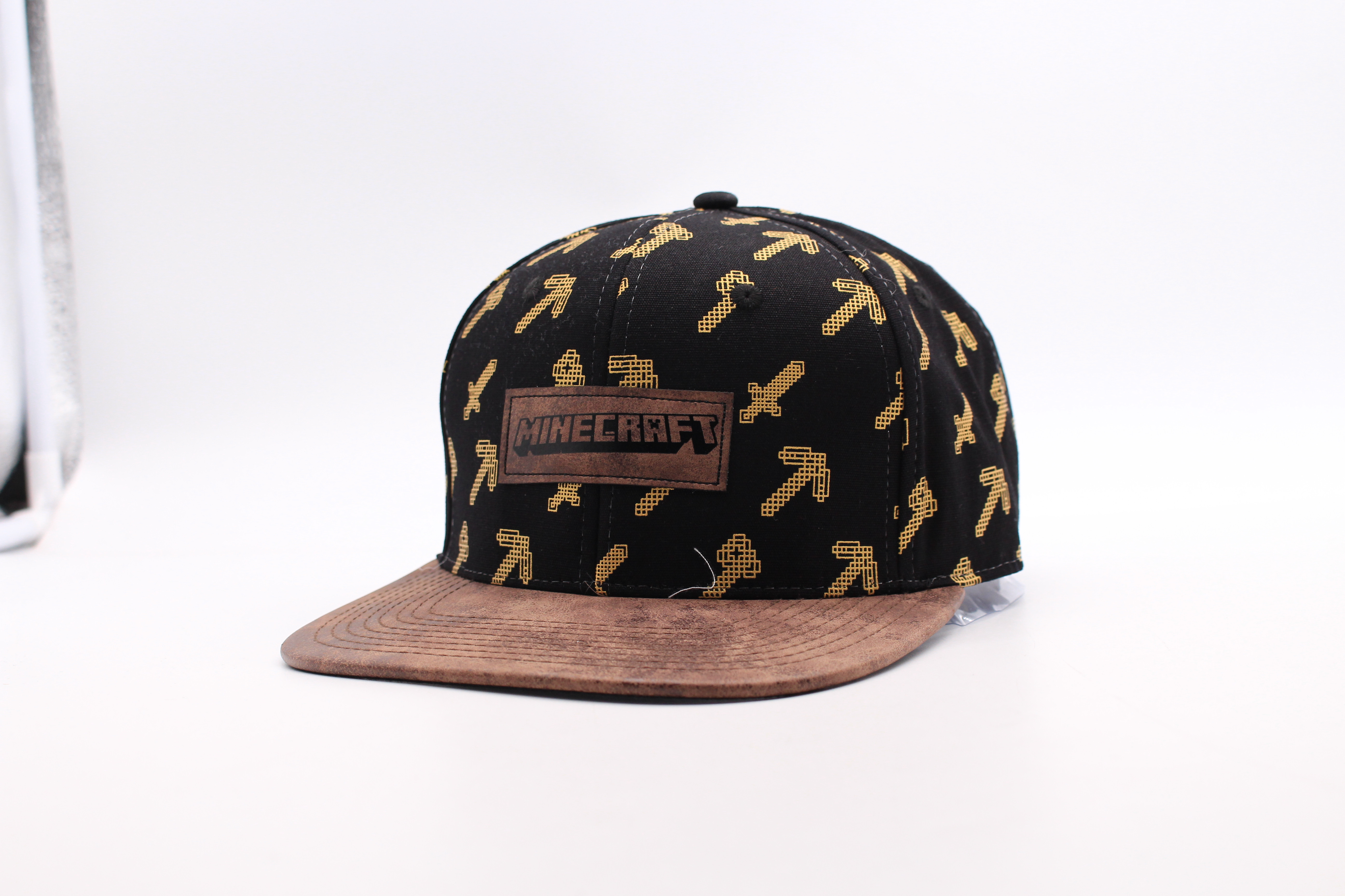 Men's peaked cap