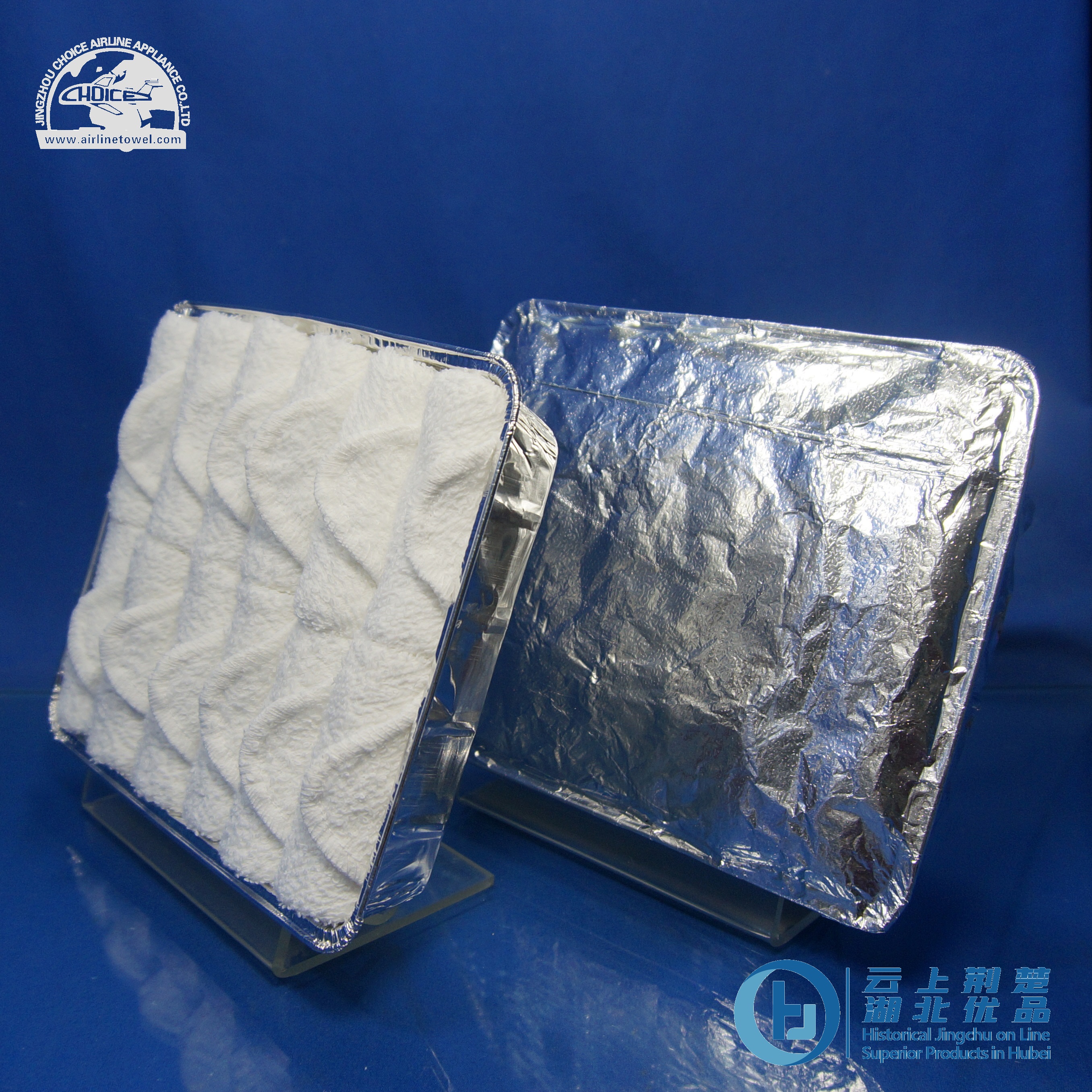 Rolled bleach disposable aviation towels in aluminum foil tray