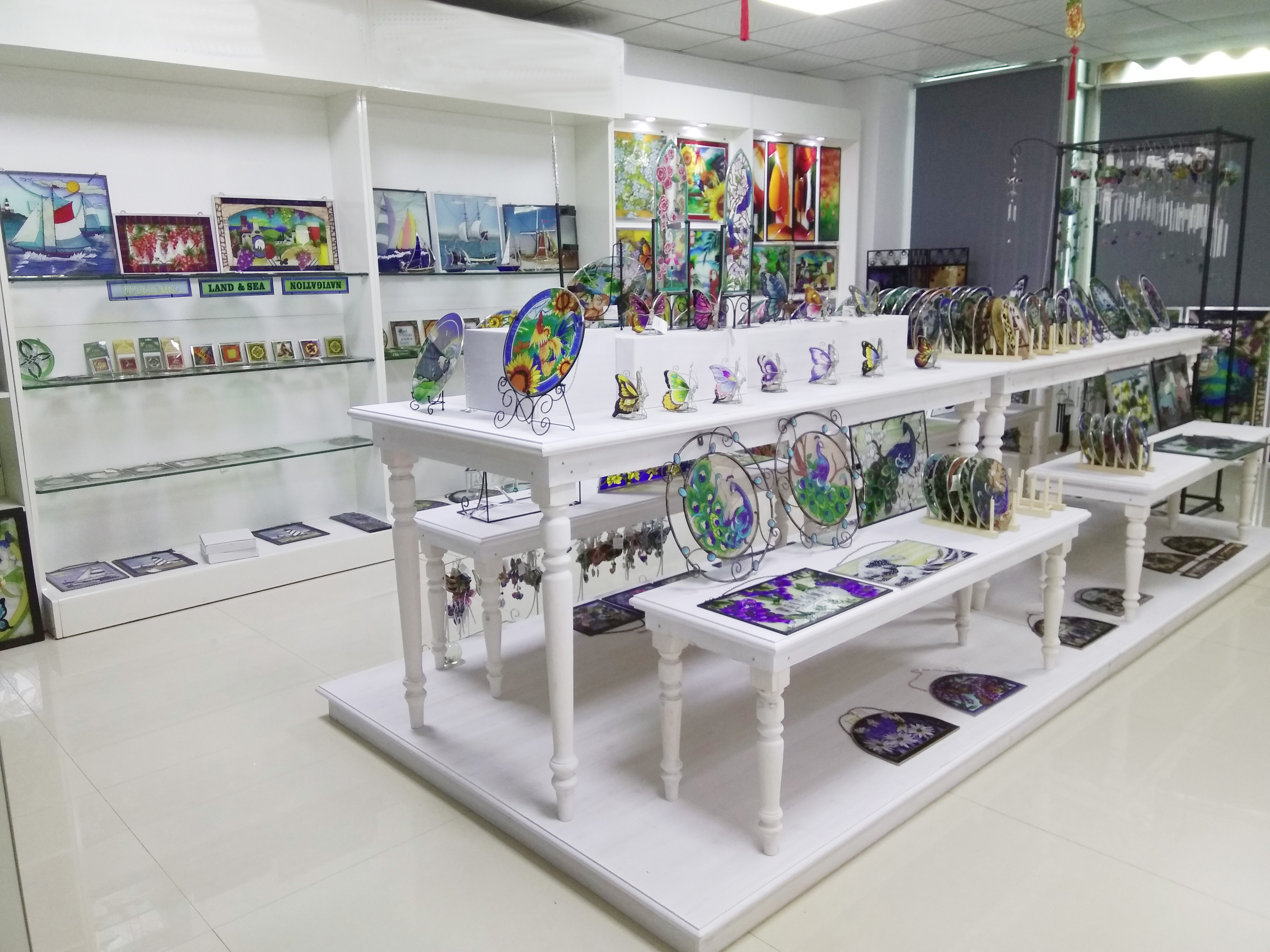 Quanzhou Fuchen Light Industry Co., Ltd. – Iron and glass crafts 1