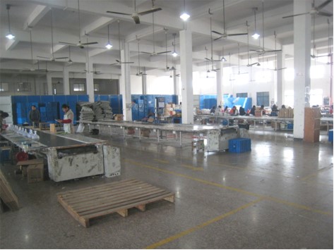 Ningbo Yichang International Trading Co., Ltd. – window brushes 3