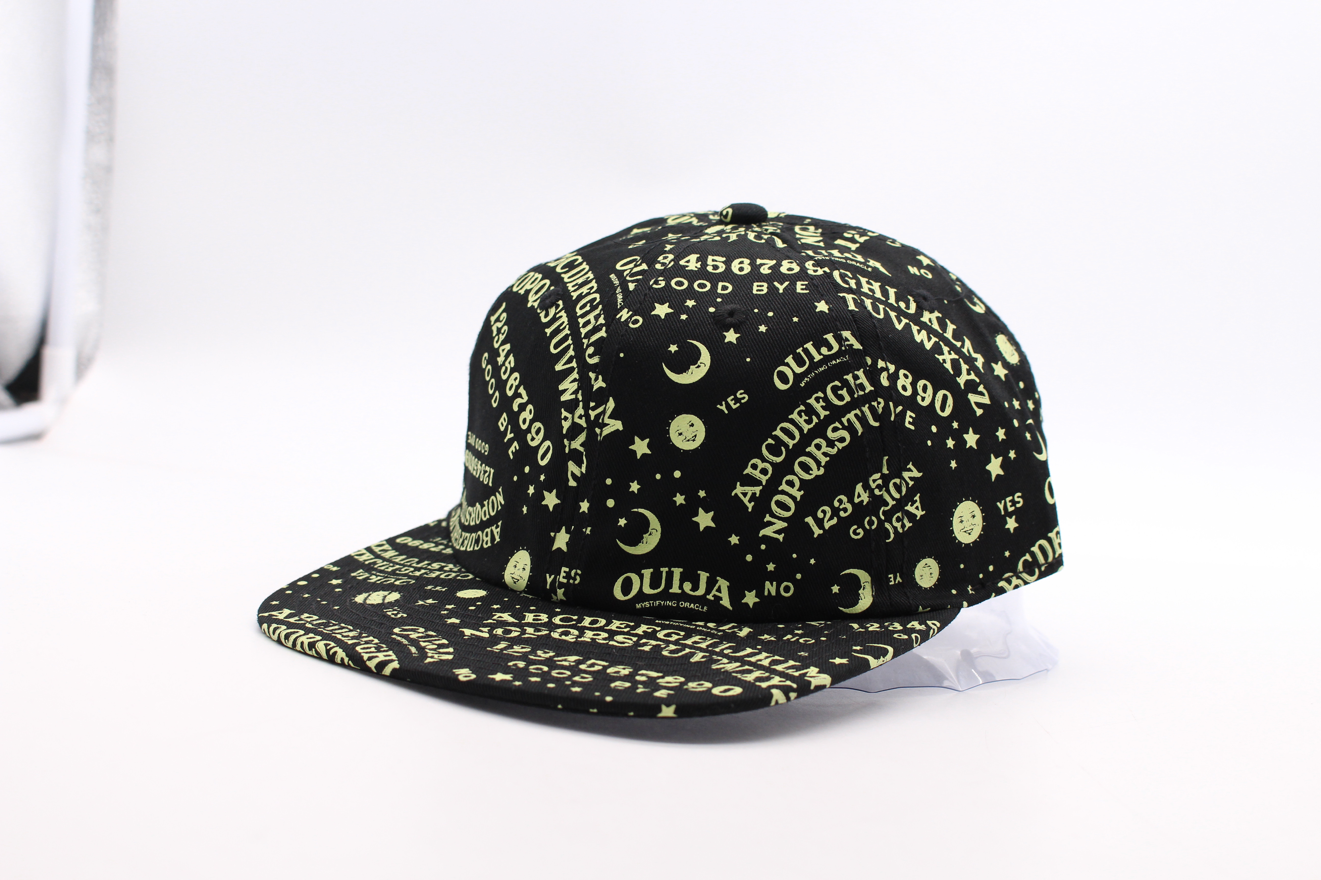 Men's peaked cap with print