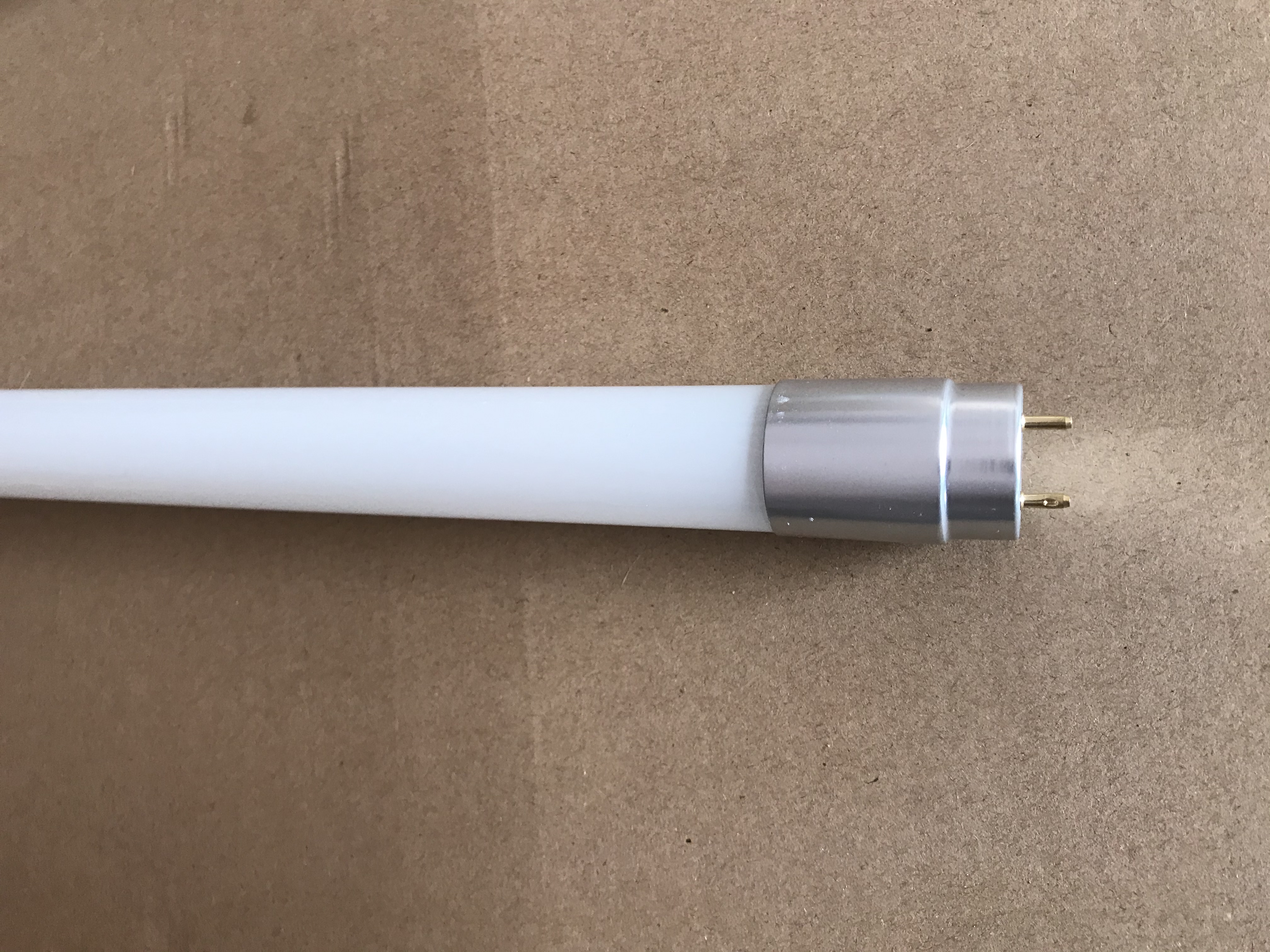 LED T8灯管（铝堵头）