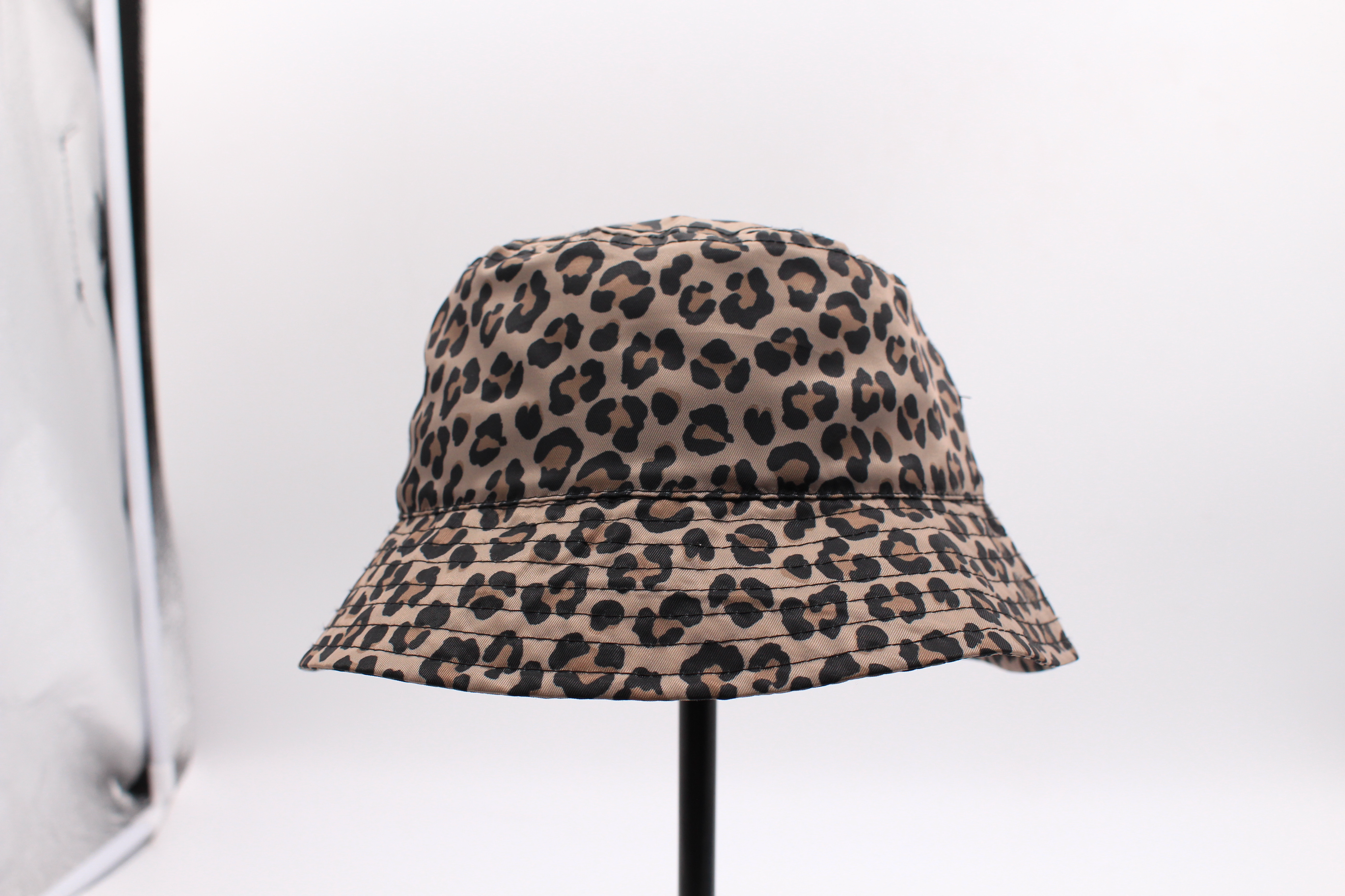 Women's bucket cap