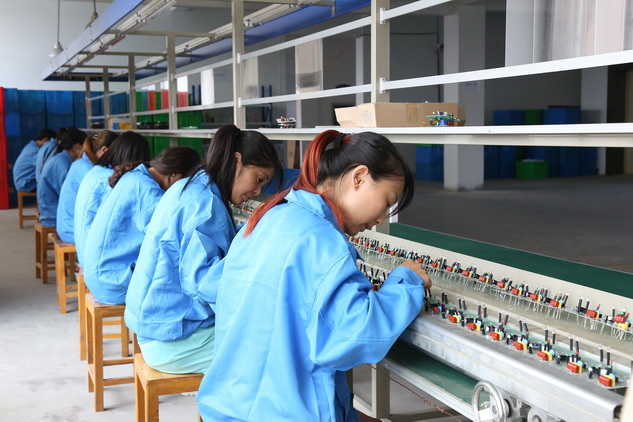 Ningbo Jiangbei Zhantian Plastic and Electrical Appliances Factory – Product photos 2