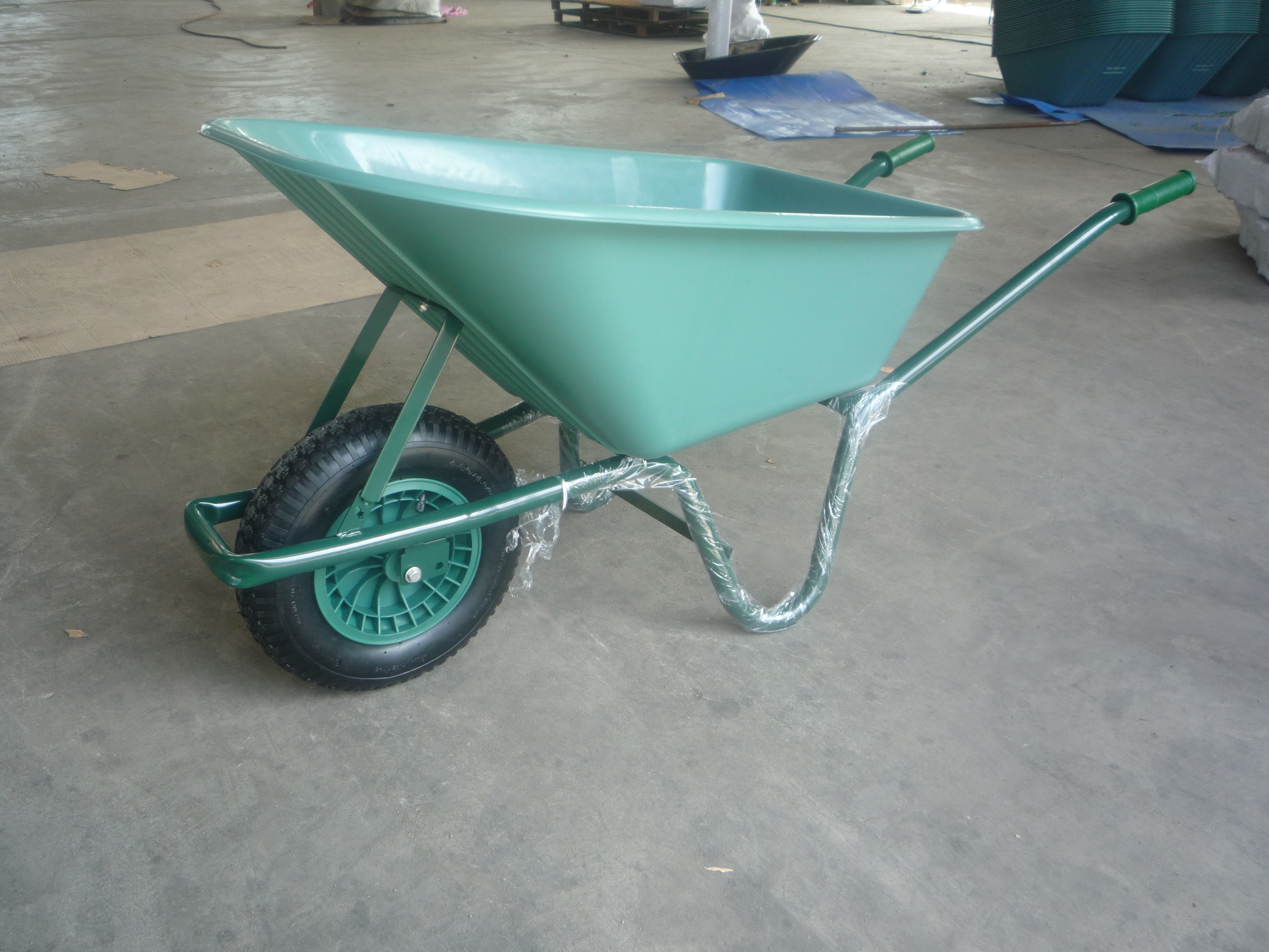 100L Poly Tray Wheel barrow