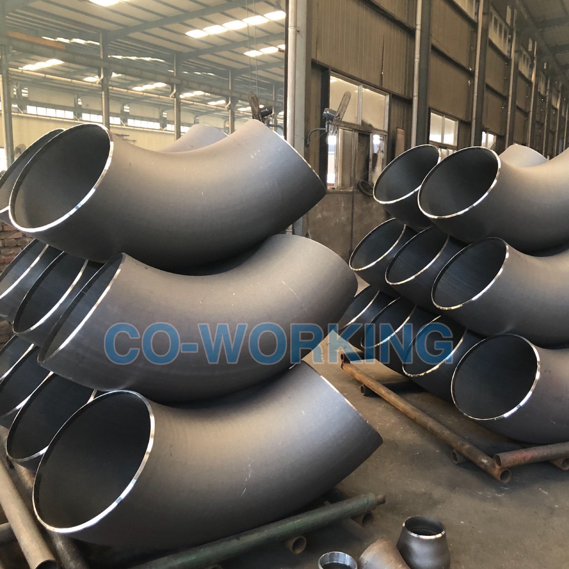 Butt welded pipe fittings