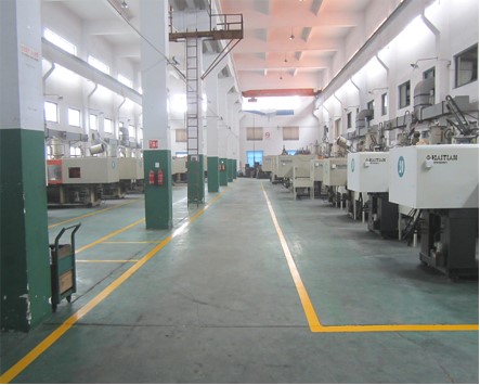 Ningbo Yichang International Trading Co., Ltd. – ice scrapers 2
