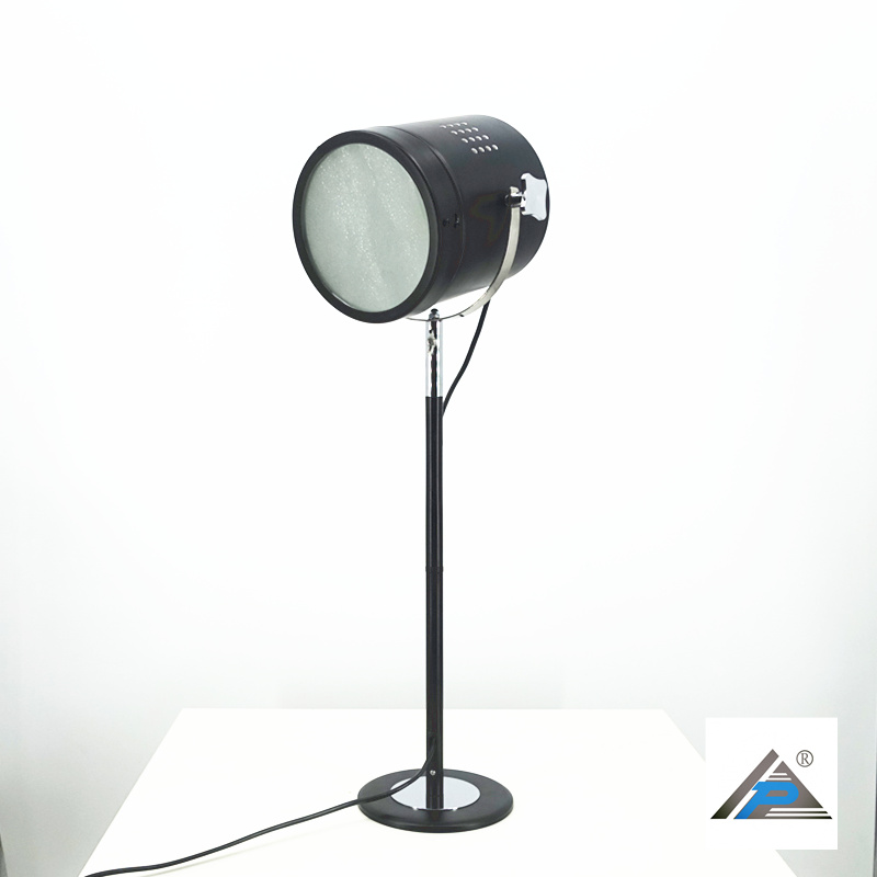 Retro Metal Shade Table Lamp for Hotel Decoration