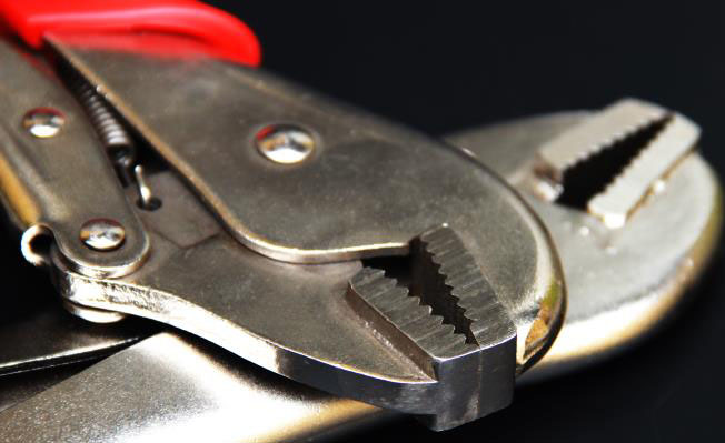 Locking Pliers With Three Rivets