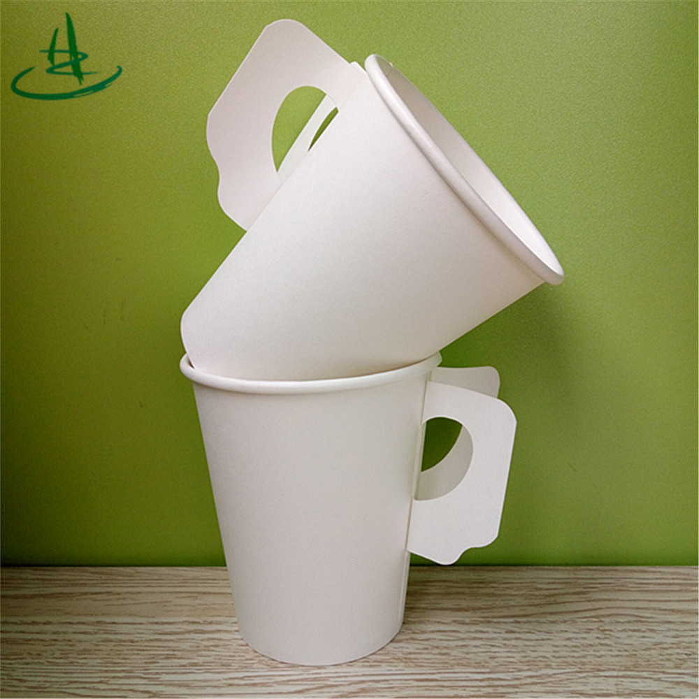Paper cup with handle