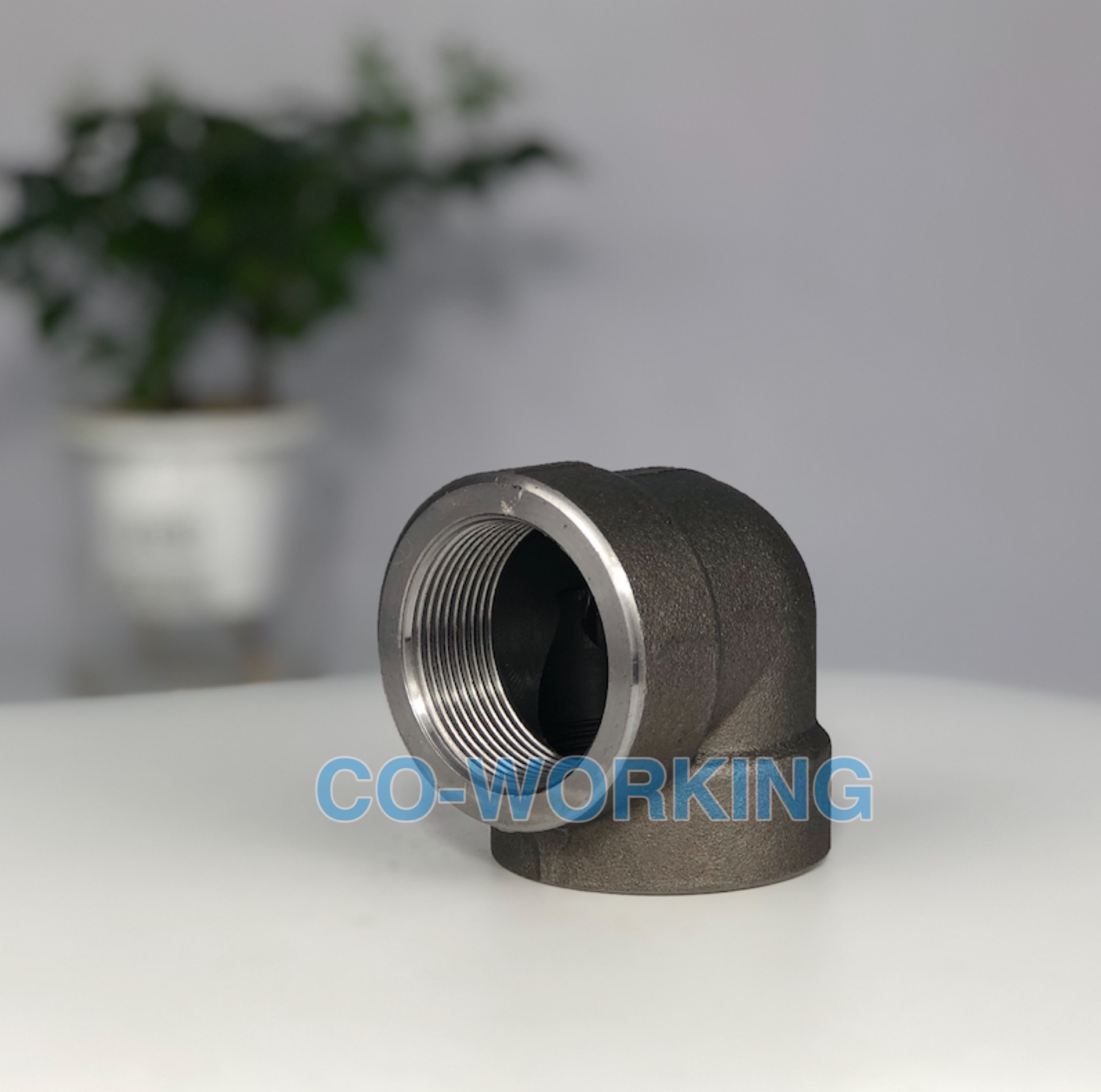 90d A105 Threaded Elbow